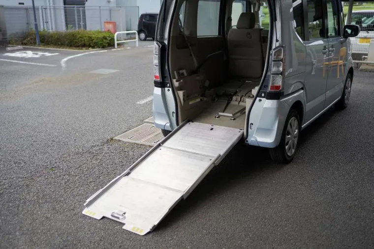 Trouver un taxi de confiance pour le transport scolaire d'un adolescent en situation de handicap, Ajaccio, Taxi Willy